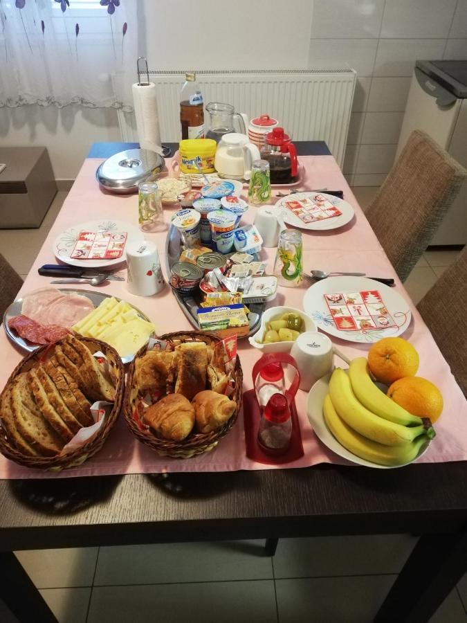 日落公寓 希贝尼克 外观 照片
